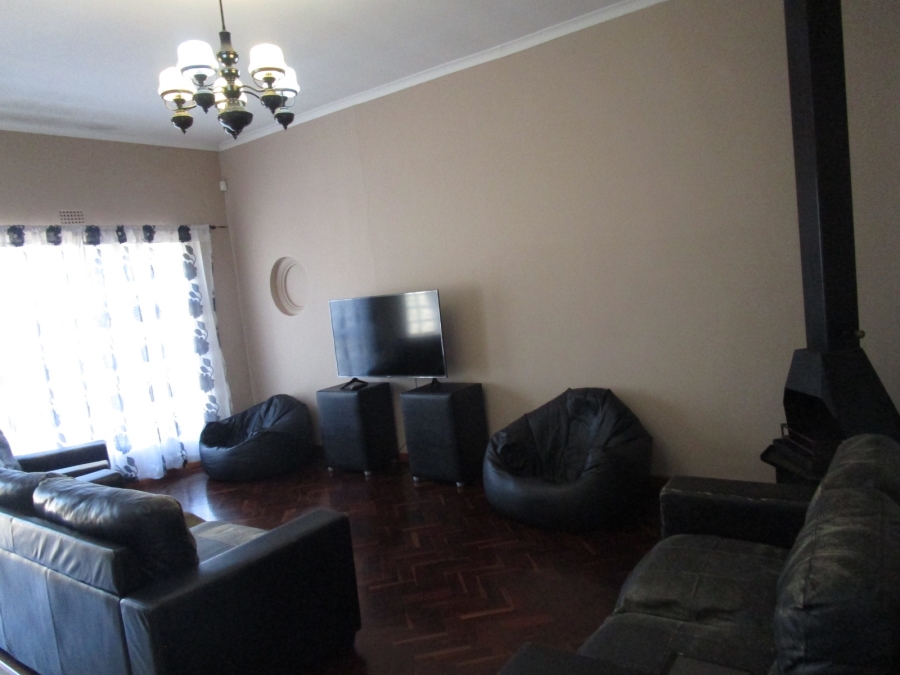 To Let 6 Bedroom Property for Rent in Crawford Western Cape